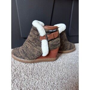 Muk Luk Boots Wedge Size 6